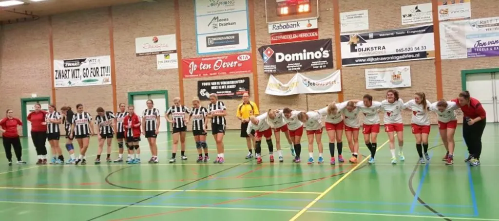 Dames 2 behoudt koppositie