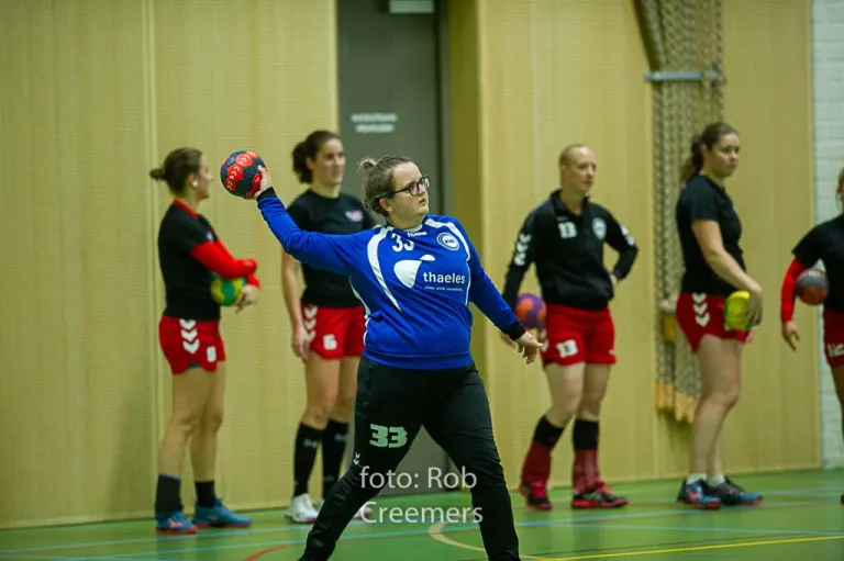 DS1: Belangrijke punten voor handbalsters BSAC